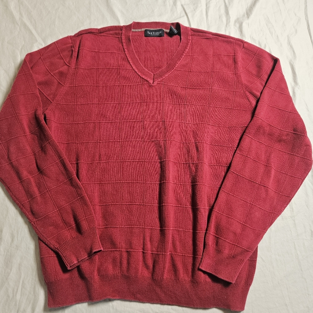 Van Heusen Cotton V-Neck Sweater Men’s Large Red Grid Pattern